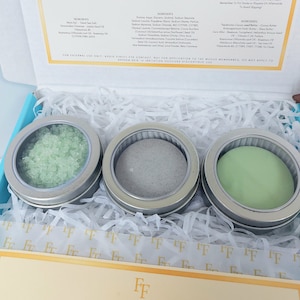 Set de regalo deportivo con tarjeta, regalo de spa para pies, pies de atleta, sales de baño, exfoliante para pies y piernas, bálsamo de manteca de karité con romero y árbol de té.