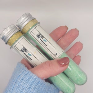 FOOTBALL GIFTS For Her, Peppermint & Tea Tree Bath Salts Spa Gift, Sporty Present for Girls, Natural Magnesium Bath Salts, Girl Legs Hygge