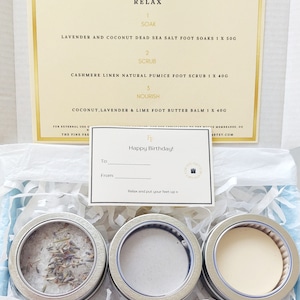 PERSONALISIERTE ENTSPANNENDE Wellness-Fußpflege-Set, Pediküre-Home-Spa-Geschenkbox, Salzsoak aus dem Toten Meer, Peeling-Peeling, beruhigender Sheabutterbalsam