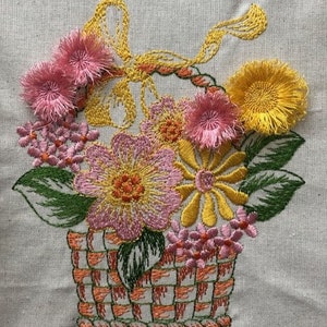 Flower Basket Ribbon Stengels Fancy Fluffy Fringe Borduurbestanden passen op 4 x 4 inch Hoop - Pes Dst Exp Jef Hus Vip en XXX - Instant Download