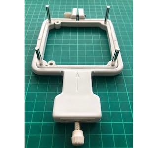 Sock Hoopster machineborduurwerk voor het borduren van sokken voor volwassenen en kinderen: past in een borduurring van 100 x 100 mm (4 x 4 inch)