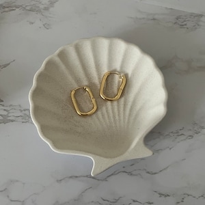 Stone scallop sea shell small tray, Handmade | Jesmonite | home decor and gifts