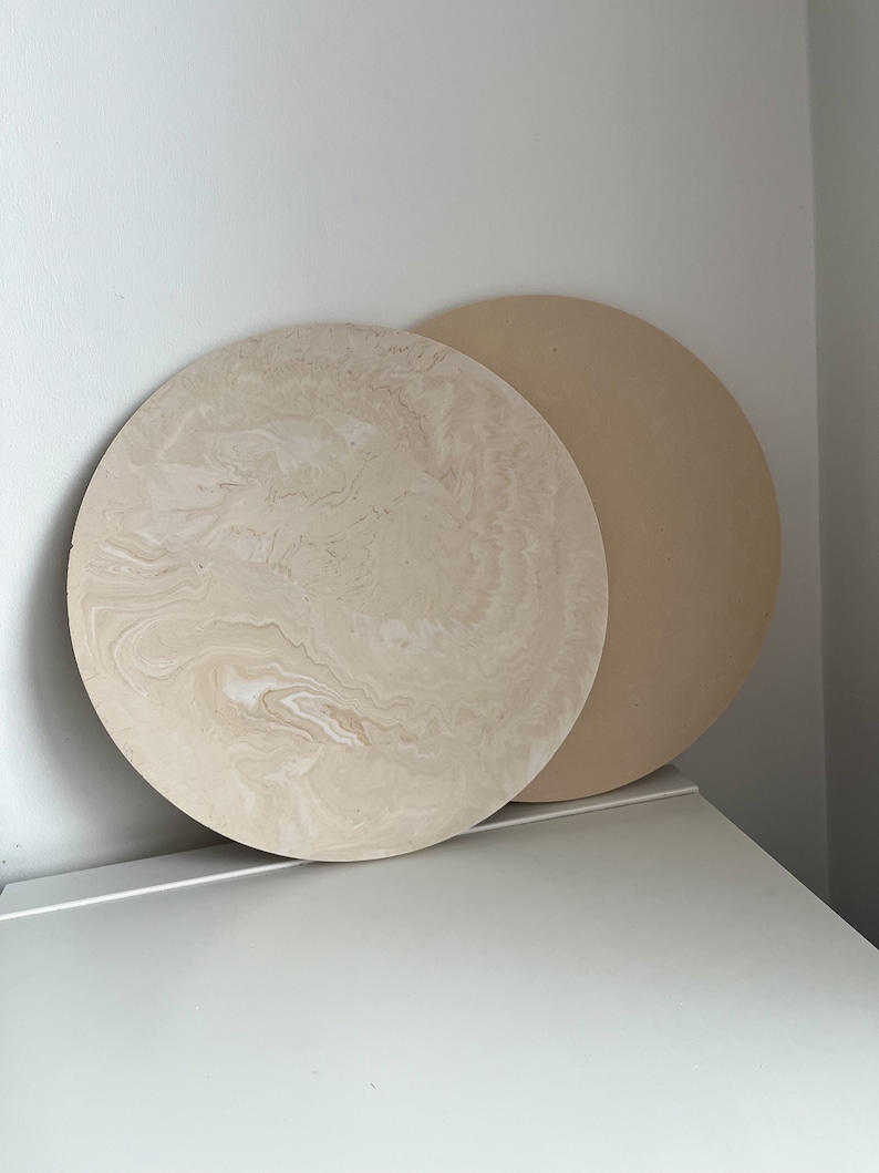 Large round tray, choose different colour effects, Handmade | jesmonite | Neutral home decor and gifts. imagem 4
