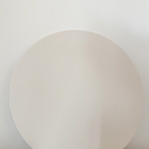 Large round tray, choose different colour effects, Handmade | jesmonite | Neutral home decor and gifts. imagem 3