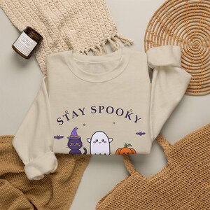Felpa di Halloween, girocollo Stay Spooky Ghost Cat Pumpkin, maglione di Halloween Kawaii immagine 6
