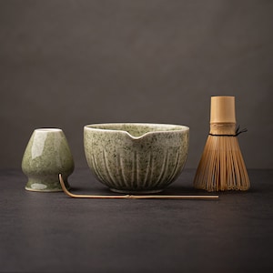 JiekaiTreasure Green Ceramic Matcha Kits Matcha Bowl with Spout Bamboo Whisk and Chasen Holders 450ml