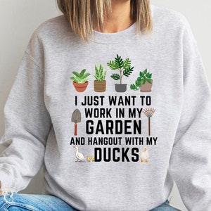 Eu só quero trabalhar no meu jardim e sair com meus patos Svg, Gardening Mom Svg, Farming Mom, Presente de Dia das Mães, Farm Ducks, Plant Mom Svg
