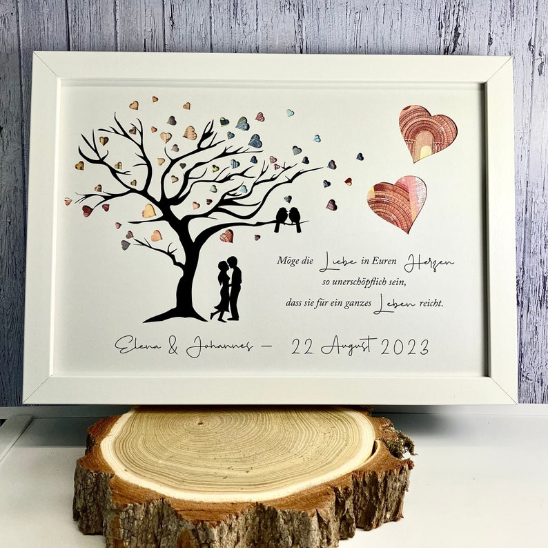 Geldgeschenk zur Hochzeit personalisiert mit Baum und ausgestanzten Herzen optional im Bilderrahmen als Erinnerung zum aufhängen Bild 1