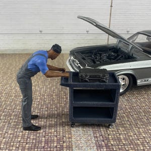 1-24 1-25 SPIELZEUG Rollwagen mit Werkzeugkiste für Werkstatt Werkstatt Diorama