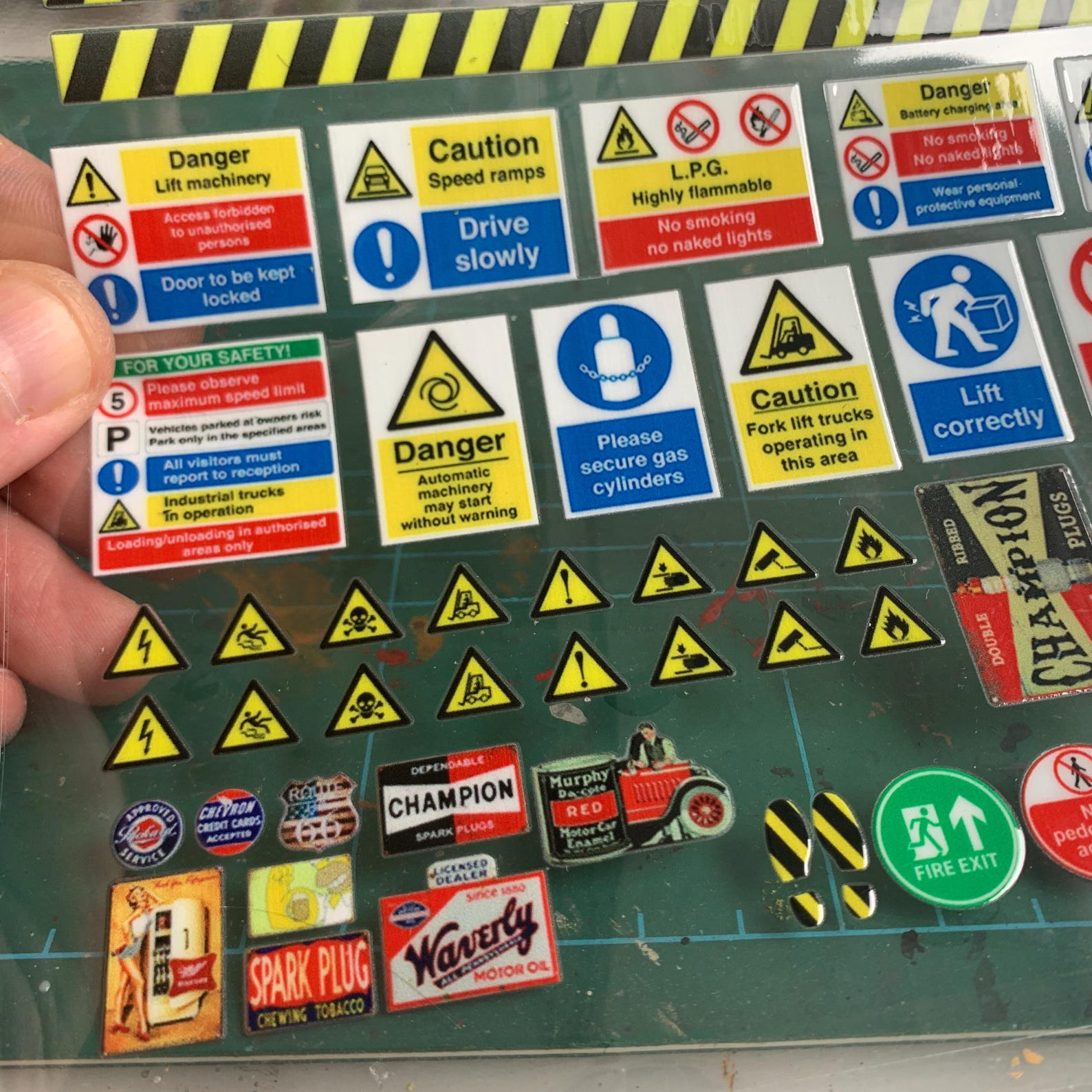 1/18 Scale Garage Diorama Stickers – 121 Mini Signs, Posters, Wall ...