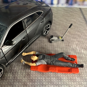 1:18 scale Diorama Garage car service mechanic on a cart under the car