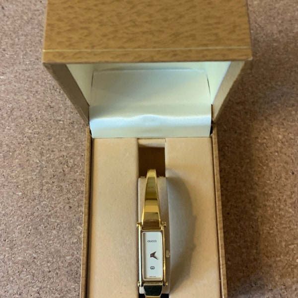 Vintage Gucci watch women 1500