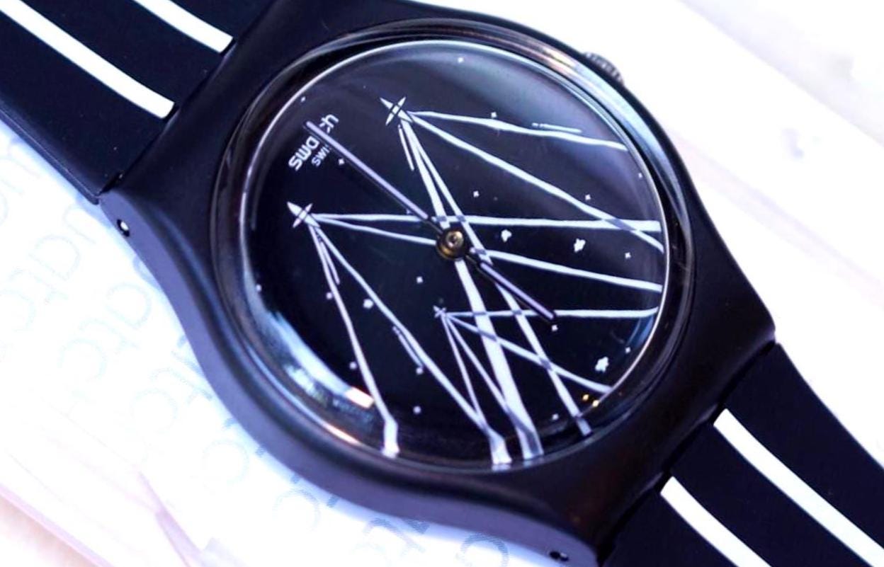 Swatch “I Am A Child of the Night” GZ249 – Unworn, Boxed  display picture 3