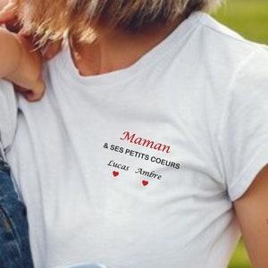 Koszulka z prezentem dla mamy i jej małych serduszek, Urodziny mamy - Dzień Matki - Prezent dla mamy