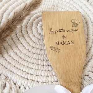 Personalized bamboo spatula &quot;La petite cuisine de Maman&quot;, Mother&#39;s Day, Mom gift, Personalized Mother&#39;s Day, Mom gift idea