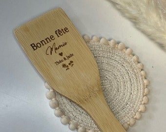 Spatule en bois personnalisée Bonne fête mamie, maman, papa, papi