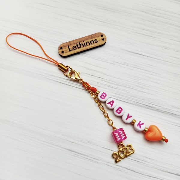 Cadeau de nouvelle maman, nom de bébé et signe du zodiaque, breloque de téléphone de maman, cadeau pour la nouvelle maman, bracelet de téléphone de mon enfant, bijoux de nouvelle mère, Individuell Anhänger