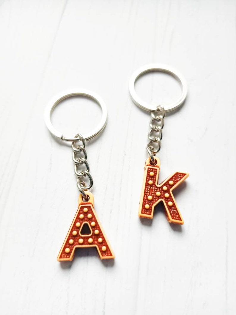 Keychain Initial Personalized Phone Charm Initial Name, Handyanhänger mit Initialen Namen Schlüsselanhänger personalisierte Namen Initialen image 2