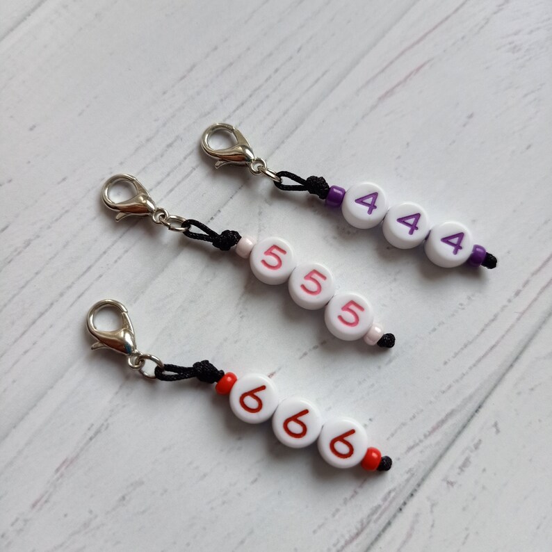 Angel Numbers Phone Charm, Custom Phone Strap Custom Name, Engel Zahlen Amulett mit Namen, personalisierbar Amulett, Lucky Numbers image 2