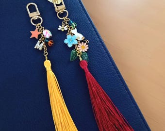 Kindle-bedelketting aangepast, Kobo Tolino-tablettelefoon e-readeraccessoires, bloemen kwastje Boho leesgrage cadeau, Cottagecore grillige fantasie