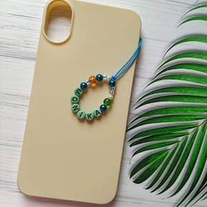 Handykette personalisierbar, Phone Charm mini personalized Name, Finger loop Phone Strap, Personalisierte Handykette mit Namen Monika style