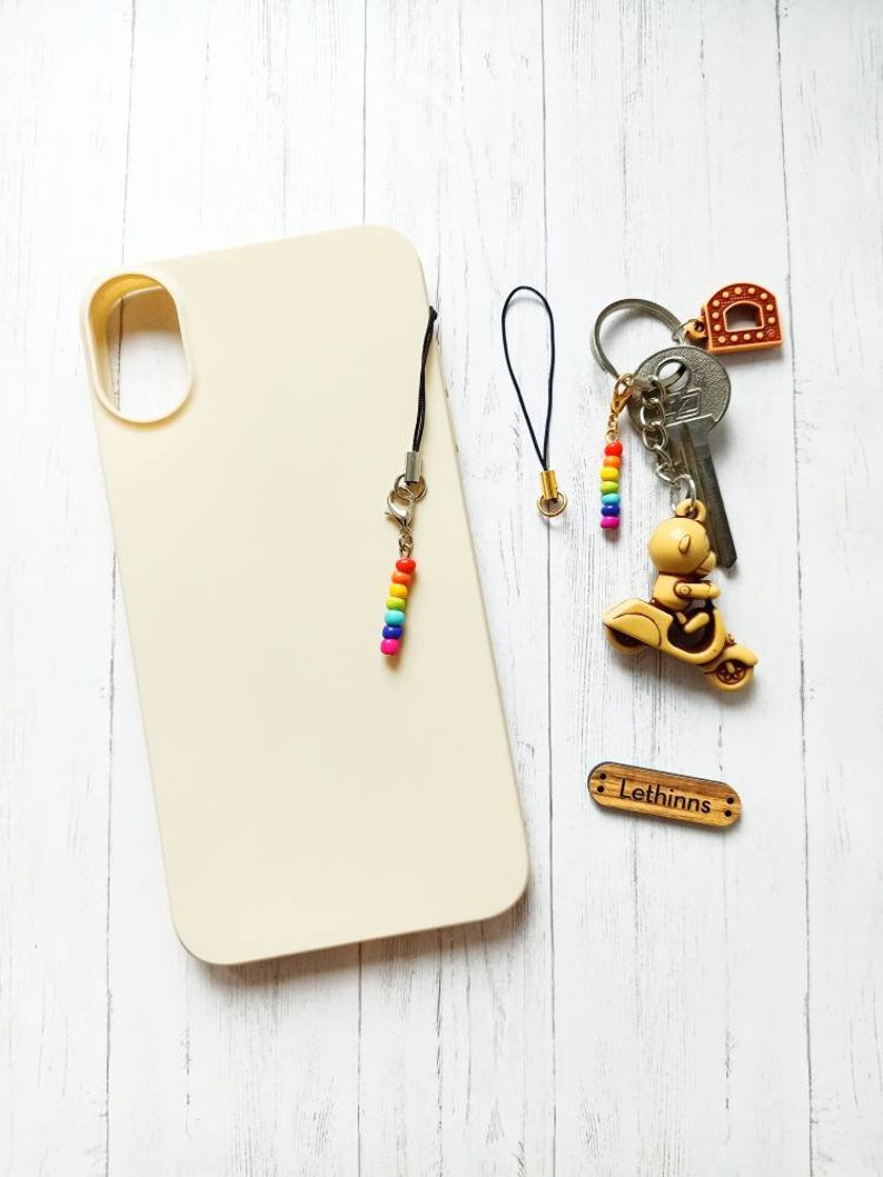 Sangle de téléphone LGBTQ, breloque téléphone arc-en-ciel, pendentif fierté, LGBTQ Handynhänger, pendentif arc-en-ciel, porte-clé lgbtq, cadeau pour lgbtq image 2