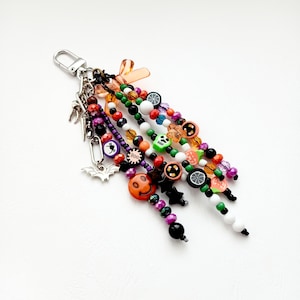 Halloween Beaded Keychain Charm – Colorful Spooky Beads with Pumpkin, Bat , Skull Charms – Handmade Bag Charm, Halloween Gift