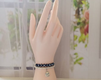 Bracelets porte-bonheur, bracelet à breloques chat, bracelet de nom personnalisé, bracelet en perles d'argent, individuel Armbänder, Perlenarmbänder, Kinder Armband