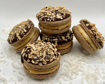 German Chocolate Cake Macarons: Coconut Fudge Filling, Toasted Coconut Flakes
