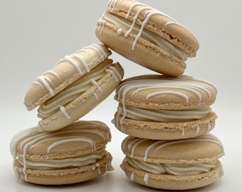 Vanilla Bean French Macarons: Madagascar Buttercream, White Chocolate Drizzle