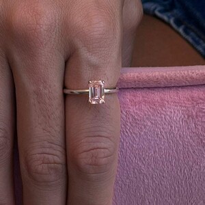 Luxurious 14K Gold Ring with Lab-Created Pink Diamond