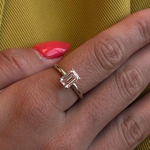 Luxurious 14K Gold Ring with Lab-Created Pink Diamond