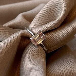 Luxurious 14K Gold Ring with Lab-Created Pink Diamond