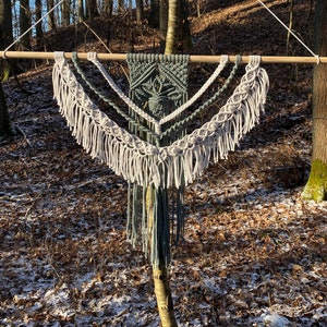 Macrame wall hanging lotus flower boho style, color green, white, size L
