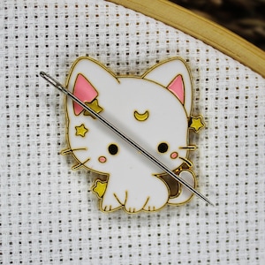 Cross Stitch Needle Minder Cute Cartoon White Cat Kitten