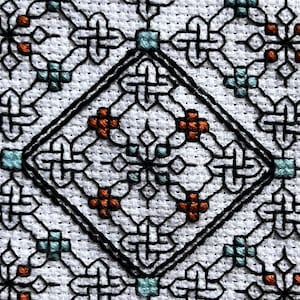Blackwork Celtic Sampler, Korsstygn PDF-mönster, Broderimönster bild 4