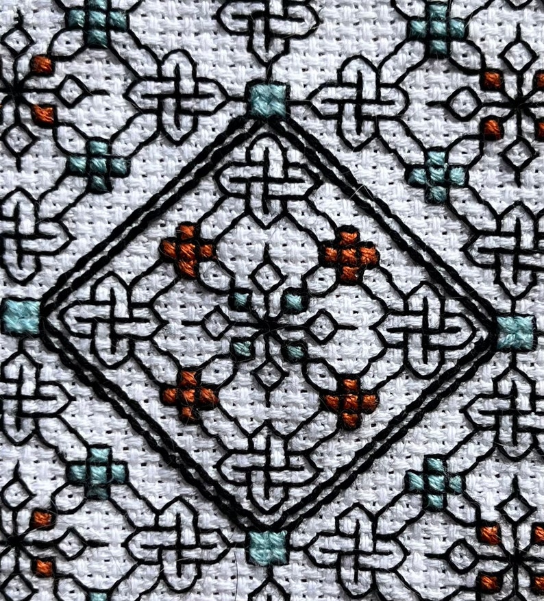 Blackwork Celtic Sampler, Korsstygn PDF-mönster, Broderimönster bild 4