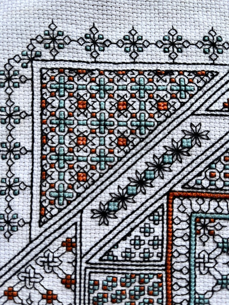 Blackwork Celtic Sampler, Korsstygn PDF-mönster, Broderimönster bild 3