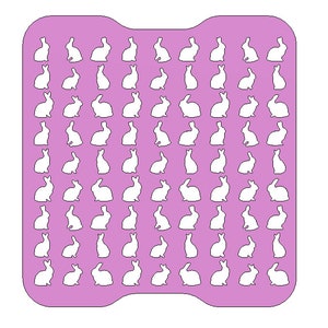 Puede incluir: Una plantilla rosa con un patrón repetido de siluetas de conejos blancos.