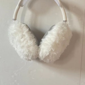 Crochet Airpods Max Headphone Covers | White Fur | Airpod Max Case