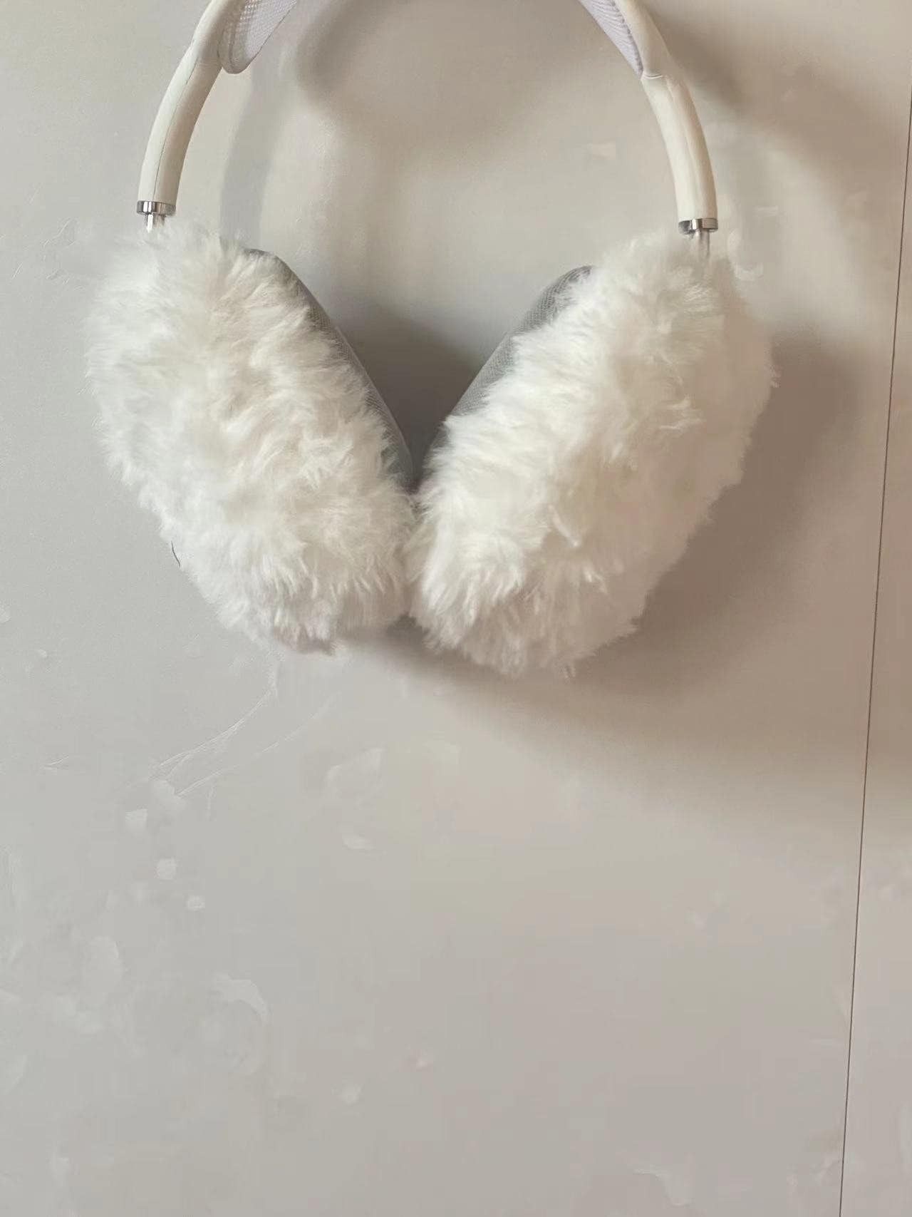 Crochet Airpods Max Headphone Covers | White Fur | AirPod