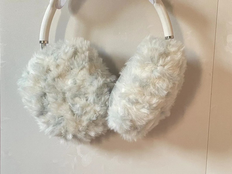 Crochet Airpods Max Headphone Covers Light Blue and White Gradient