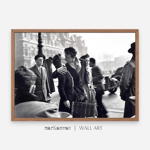 El beso icónico del Hôtel de Ville, descarga instantánea, impresión vintage de París, regalo de San Valentín para él, fotografía atemporal de Robert Doisneau