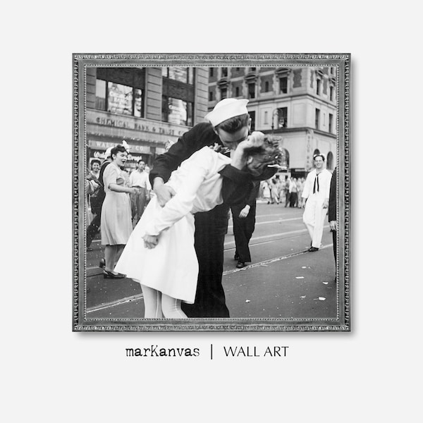 V-J Day Kiss in Times Square, Instant DOWNLOAD, Valentines gifts for her, V-J Day Poster, wall art gift her, Vintage Art print, gift for Him