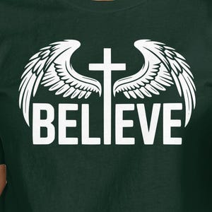 Camiseta &quot;Cree en la Cruz&quot;: Camiseta religiosa con alas de ángel - Regalo cristiano