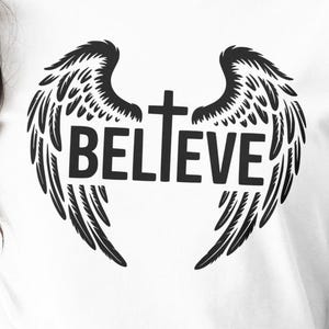 Camiseta Believe Angel Wings: Camiseta de fe cristiana