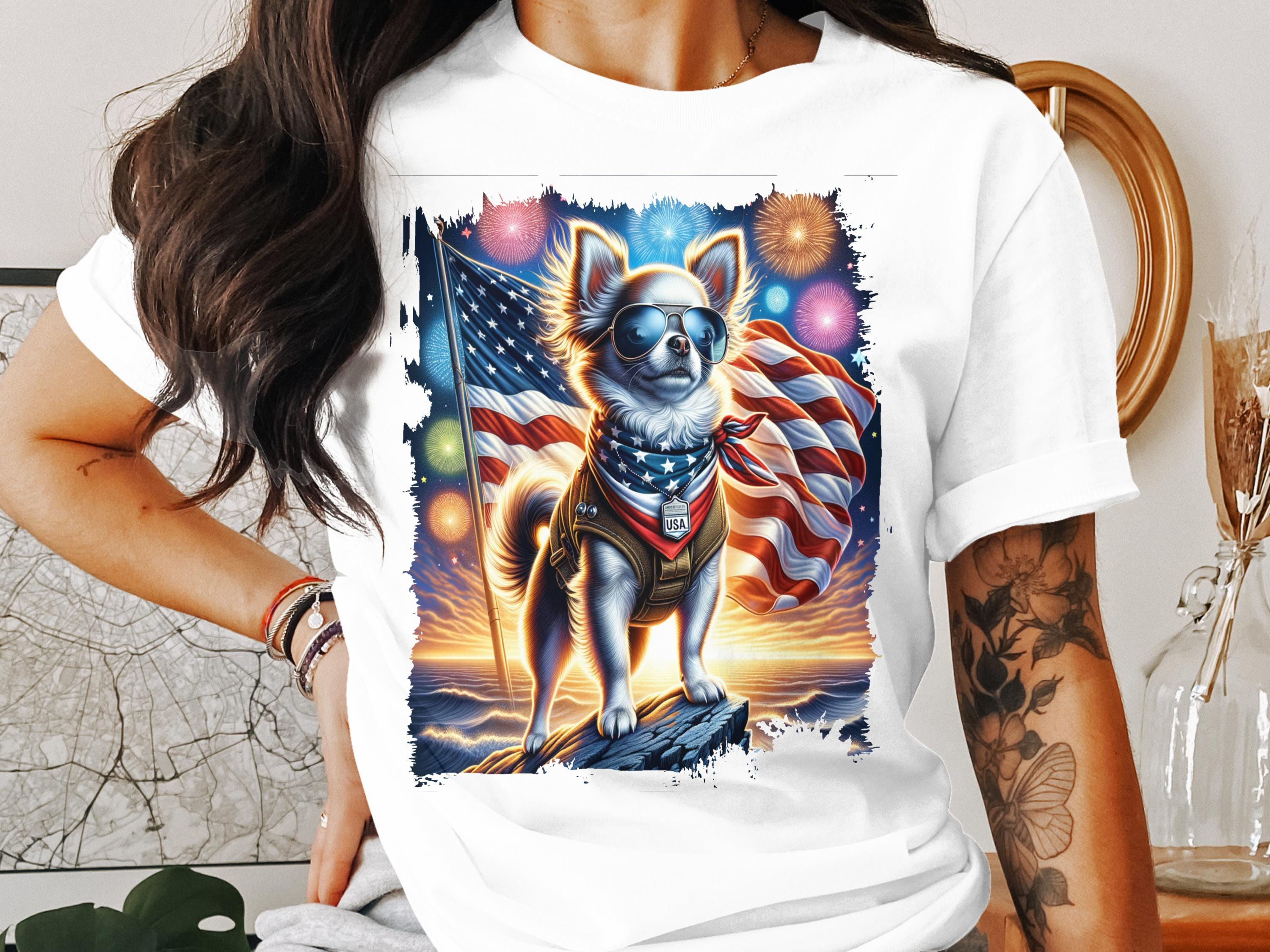 愛国的なチワワのTシャツ：アメリカ国旗サングラスの子犬Tシャツ 