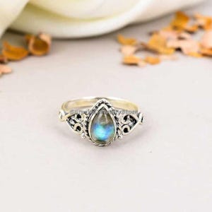 Labradorite Ring, 925 Sterling Silver Plated Ring, Natural Gemstone Ring, Women&#39;s Jewelry,  Blue Flash Crystal Ring, Gift for Mom