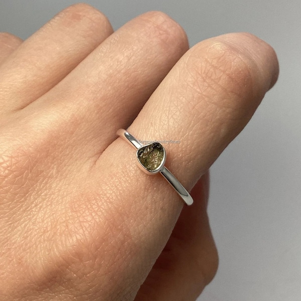 Moldavite Ring Natural Gemstone Ring, 925 Solid Silver Starling Handmade Jewelry, Gift for Her, Everyday Jewelry , Best for Friendship