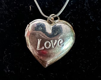 Love Locket with Essential Oil Pad